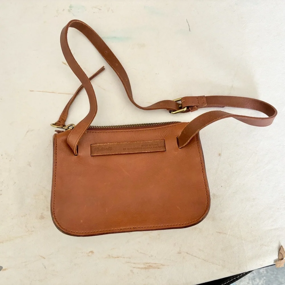 Madewell the Simple Pouch Belt Bag in Saddle Brown Leather - Picture 3 of 5